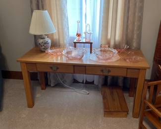 Solid wood table, pink glass, lamp
