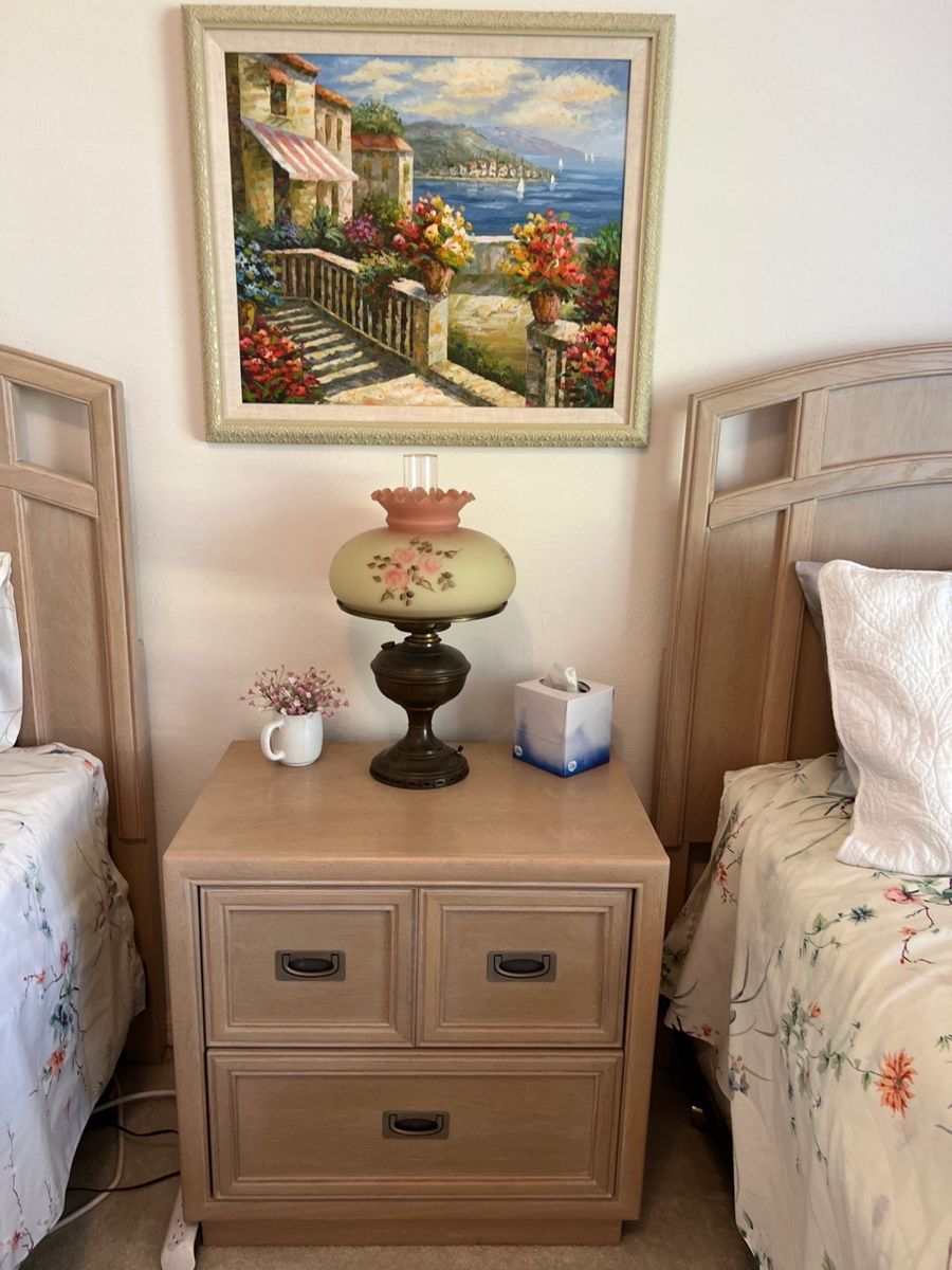 Blue Moon Cozy Cottage Estate Sale Ft.... starts on 4/6/2024