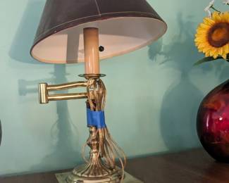 Desk lamp