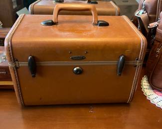 Vintage samsonite train case