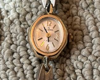 The sale has a lot of fashion watches for sale