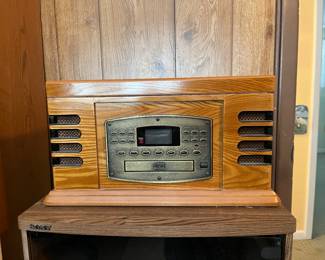 Crosley Retro Record player, CD, AM/FM Radio & Cassette Tape Player