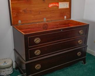 Lane blanket chest