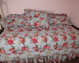 Custom made bedspread & pillows for it