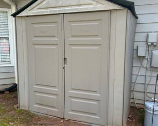 Small Rubbermaid shed