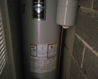 Hot water heater - natural gas
