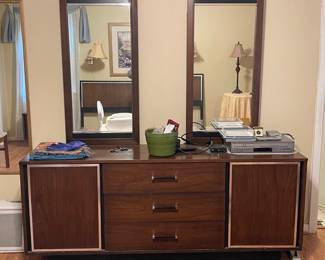 Vintage 70's chest of drawers with mirrors