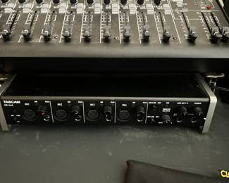 TASCAM US - 4x4