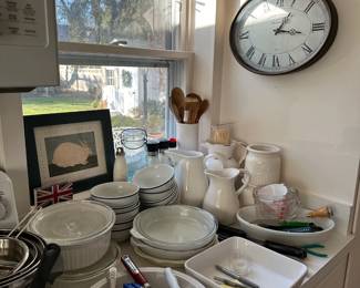 Corning, Pitchers, Bowls, Le Creuset Deep pie Plate