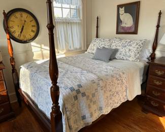 4 Poster Bed w/Mattress and Boxspring, Linens, Quilts & Comforters