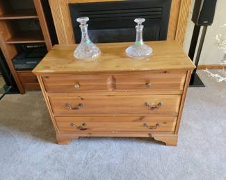 Dresser and Decanturs