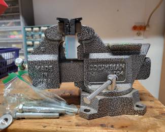 Columbian Swivel Base Vice D54