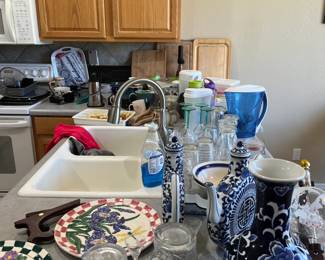Kitchenware, glassware