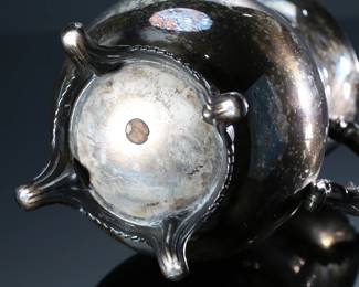 WM Rogers 817 Silver Plate Water Pitcher	9x5.6x8in Deep 	199163
