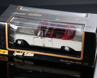 Maisto Special Edition 1966 Mercedes-Benz 280SE Die Cast Model Car 1:18 Item #46629	5x6x12.5in	196181

