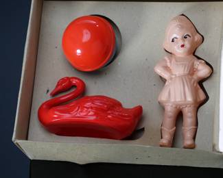 1950s Vintage Irwin Plastic Bath Set Kids Toy	3x8x6.75in	196075
