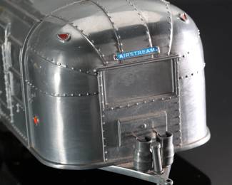 Vintage Pottery Barn Airstream Flying Cloud Toy Travel Trailer 1:18 Scale Die Cast	4.5x4.5x12.25in	196118
