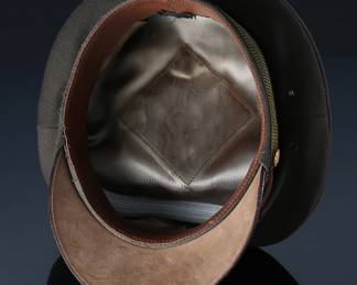 US Army Military Dress Visor Cap Hat	Size: unmarked look like 7.25	199123
