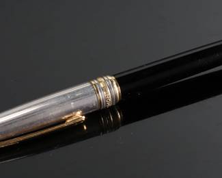 Montblanc Meisterstuck Solitaire Doue Sterling Silver Rollerball Pen	Pen with Cap: 138mm x 12.5mm diameter <BR>without cap: 121mm	199162
