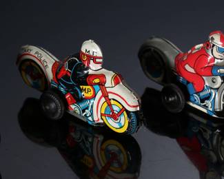 Lot of 5 Vintage Japan Tin Litho Friction Toy Motorcycles 	1.85x2.35x3.5in	196206
