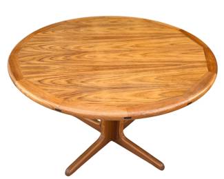 Mid-Century Modern Danish Teak Dining Table & 6 Chairs by Sun Cabinet Co. MCM Frederick	Table: 29in h x47in diameter<BR> Leaf Extensions::  19.625 x 47in each<BR>Chair: 31x19.5x20in	196189
