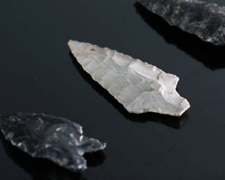 Lot of 3 Arrowheads Obsidian Spearhead	Longest : 2.3inx1in	199156
