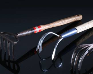 Lot of 5 Antique Garden Tools Cultivator/Fork/Claw	Longest: 16x4x3in	199112
