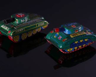 Lot of 2 Vintage Japan Tin Litho Toy Tanks 	1.2x1.6x2.7in	196210

