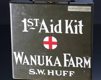 Vintage Metal First Aid Kit	2.75x9.25x9.5in	199095
