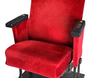 Radio City Music Hall New York Original Chair	35x25x25in	199117
