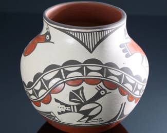 Irene Herrera Zia Pueblo Bird Pot Native American Pottery	6in H x 6.9in Diameter at widest 	199147
