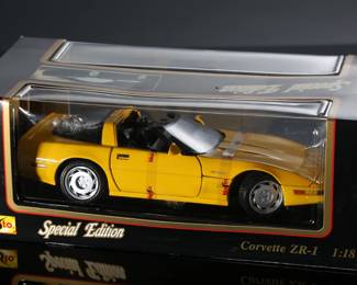 Maisto Special Edition 1992 Corvette ZR-1 Die Cast Model Car 1:18 	5x6x12.5in	196184
