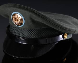 US Army Military Dress Visor Cap Hat Berkshire Deluxe 	Size: unmarked look like 7.25	199130
