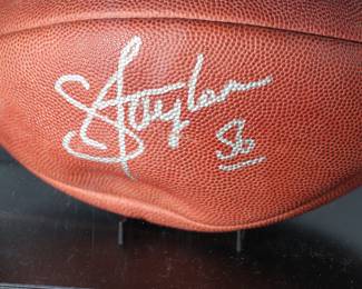 *Signed* NFL Lawrence Taylor L.T. #56 Autographed Football New York Giants Auto 	Case: 8.25x7.75x12.25in	199006
