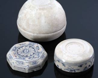 Lot of 2 Hoi An Shipwreck Ceramic Lidded Jars Viennese Porcelain 		289027
