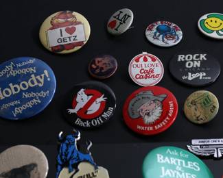 Lot of 230+ Vintage Button Pins Advertising Pinback Lot 	Box: 5x13.5x5.5in	196061

