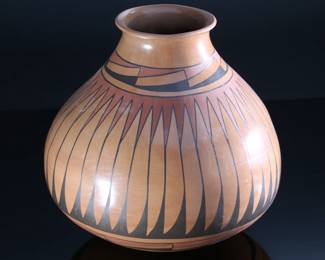 Lucie Soto Mata Ortiz Polychrome Pot Native American Pottery Olla	10in H x 4.35in diameter at top	199018
