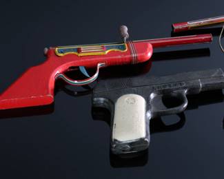 Lot of 5 Vintage Toy Guns 		196102
