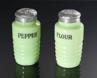 2pc Jeannette Glass Co. Jadeite Pepper & Flour Shakers Pair	4.75in H x 2.45in Diameter 	196190
