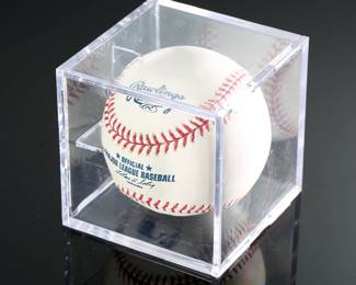 *Signed* Todd Helton Autographed Baseball Auto  MLB Colorado Rockies 	Case: 3.15x3.2x3.15	199178
