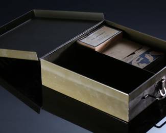 Vintage Metal First Aid Kit	2.75x9.25x9.5in	199095
