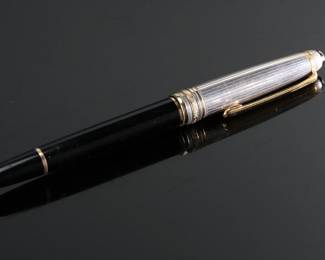 Montblanc Meisterstuck Solitaire Doue Sterling Silver Rollerball Pen	Pen with Cap: 138mm x 12.5mm diameter <BR>without cap: 121mm	199162
