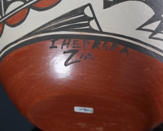 Irene Herrera Zia Pueblo Bird Pot Native American Pottery	6in H x 6.9in Diameter at widest 	199147
