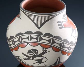 Irene Herrera Zia Pueblo Bird Pot Native American Pottery	6in H x 6.9in Diameter at widest 	199147
