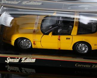 Maisto Special Edition 1992 Corvette ZR-1 Die Cast Model Car 1:18 	5x6x12.5in	196184
