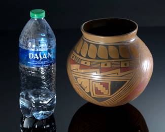 Mata Ortiz Polychrome Round Olla Pottery by SanBe Vase	6in H x 6.5in diameter at widest point 	196053
