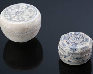 Lot of 2 Hoi An Shipwreck Ceramic Lidded Jars Viennese Porcelain 		289027
