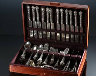 Antique Gorham Chantilly Sterling Silver Flatware Set	Case: 3.5x16x12in	199167
