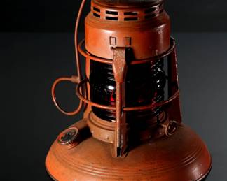 Antique Dietz #40 Traffic Gard Lantern Kerosene Lamp	8in H x 7.25in Diameter at base	199104
