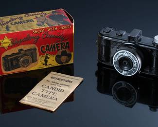 1940s Vintage Hopalong Cassidy Candid Type Camera in Orignal Box 	Box: 3x5.25x2.5in 	196097
